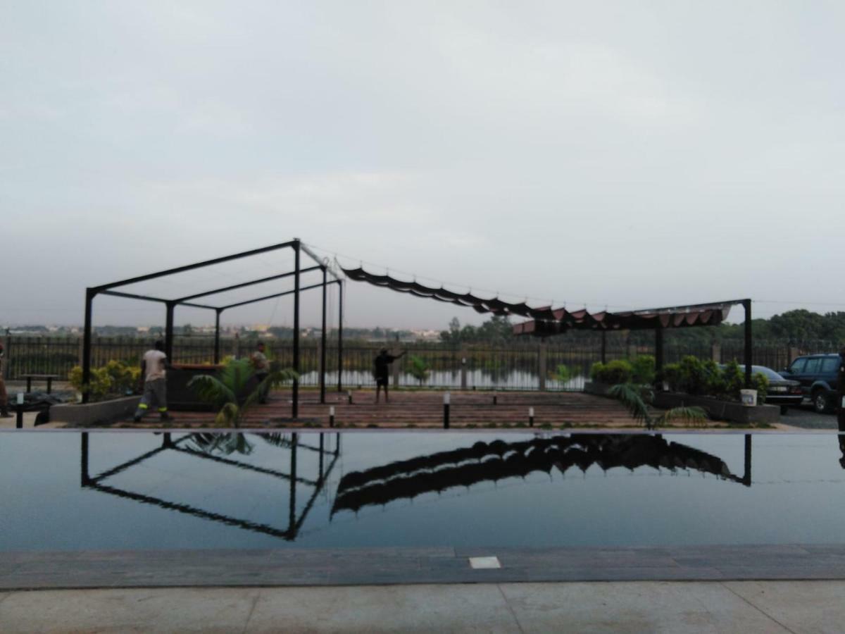 Hotel Au Bord De L'Eau Bamako Exterior foto