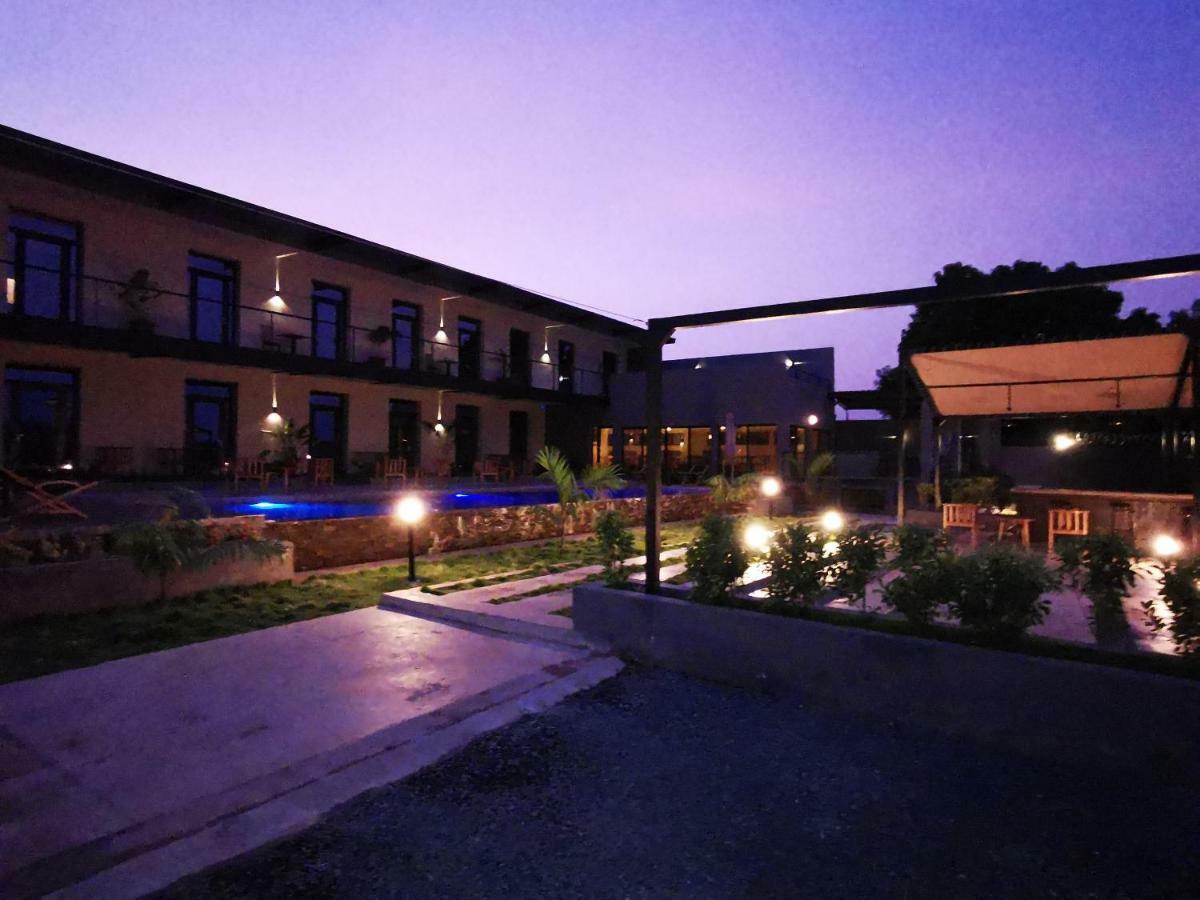 Hotel Au Bord De L'Eau Bamako Exterior foto