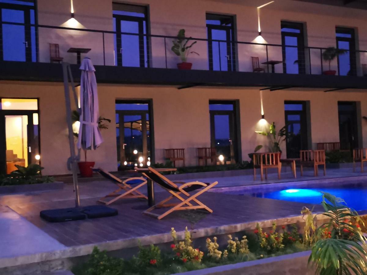 Hotel Au Bord De L'Eau Bamako Exterior foto